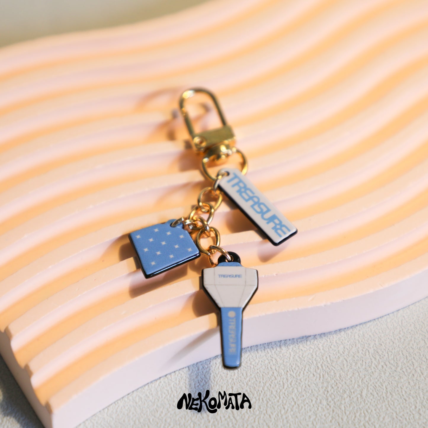 K-Pop Mini badge Lightstick Keyring