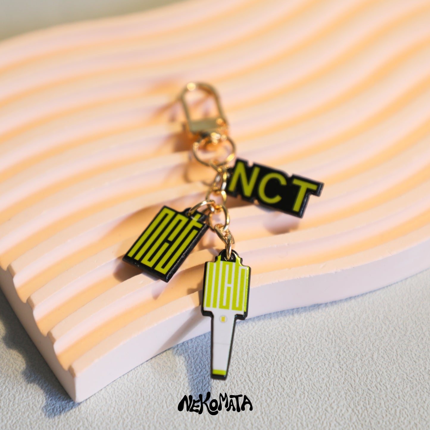 K-Pop Mini badge Lightstick Keyring