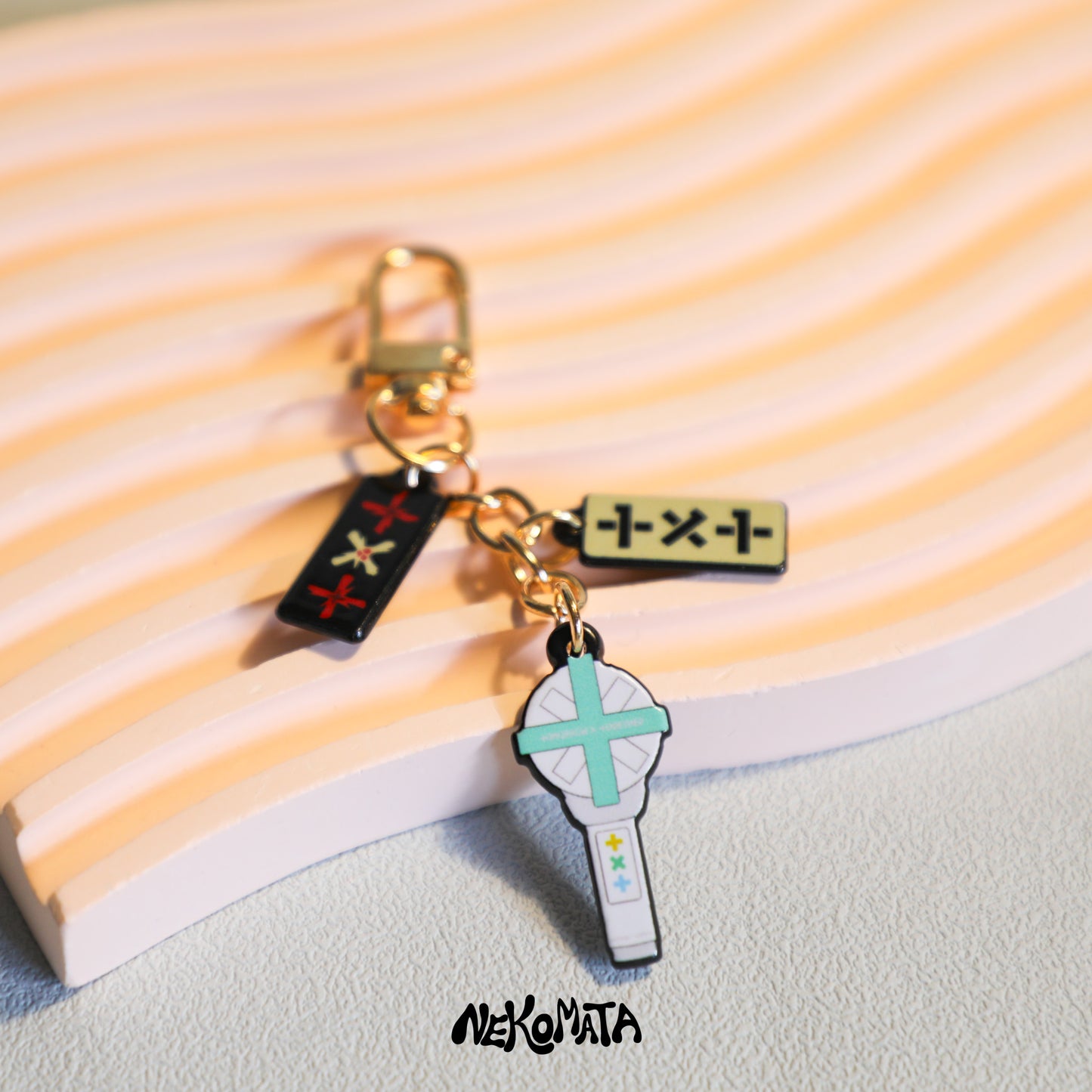 K-Pop Mini badge Lightstick Keyring