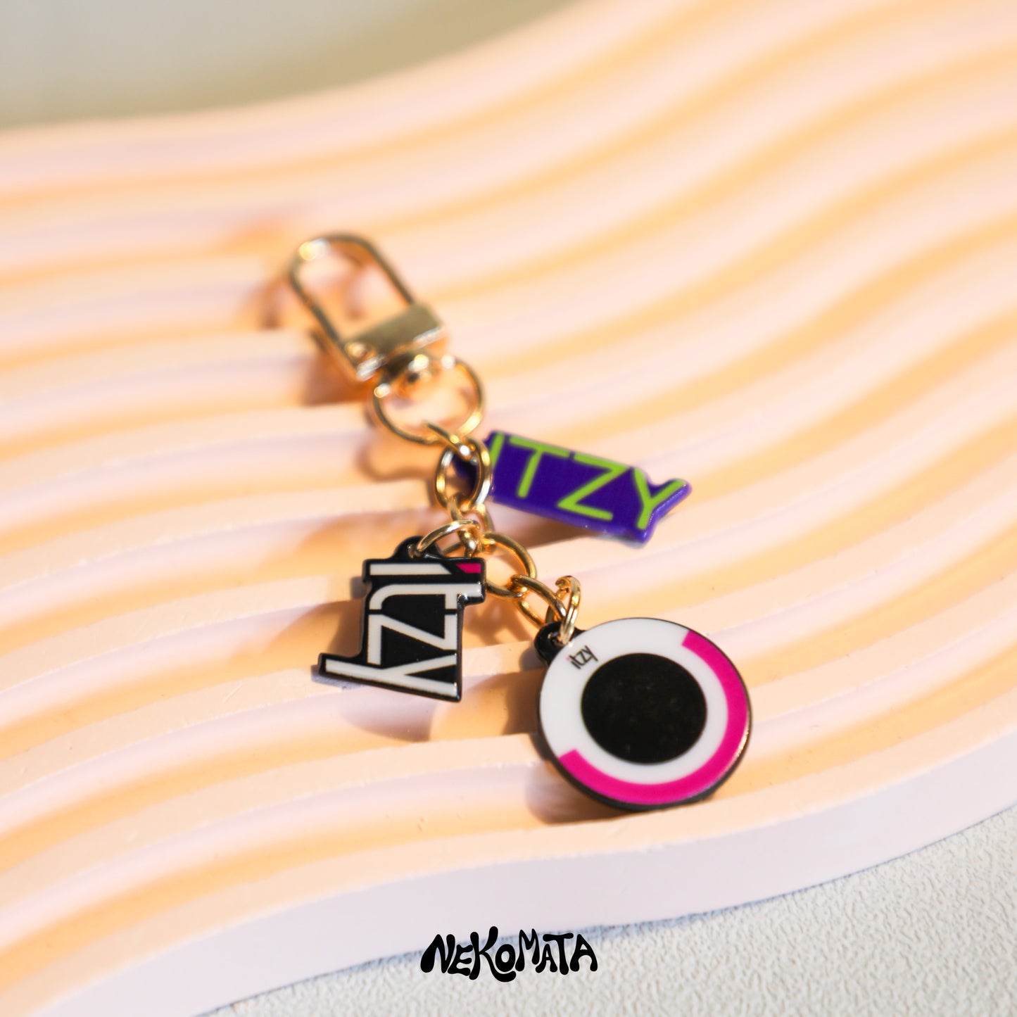 K-Pop Mini badge Lightstick Keyring