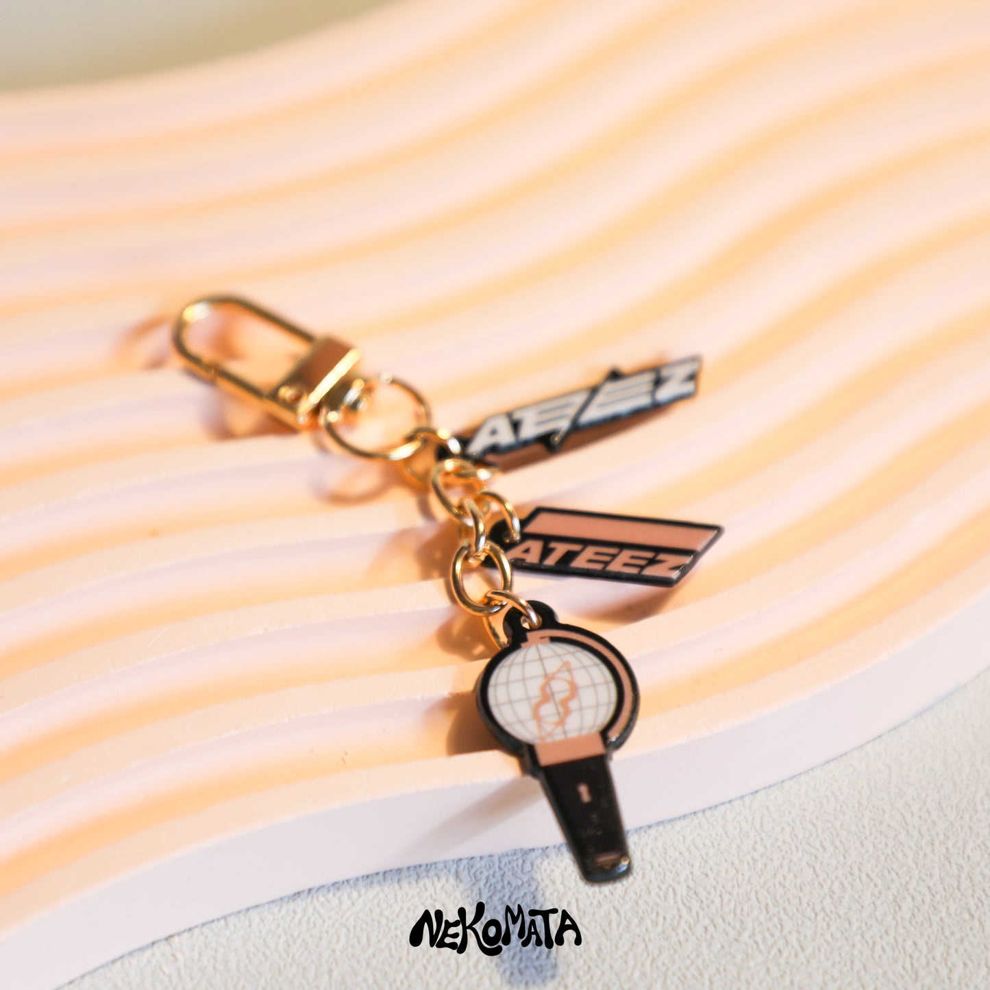 K-Pop Mini badge Lightstick Keyring
